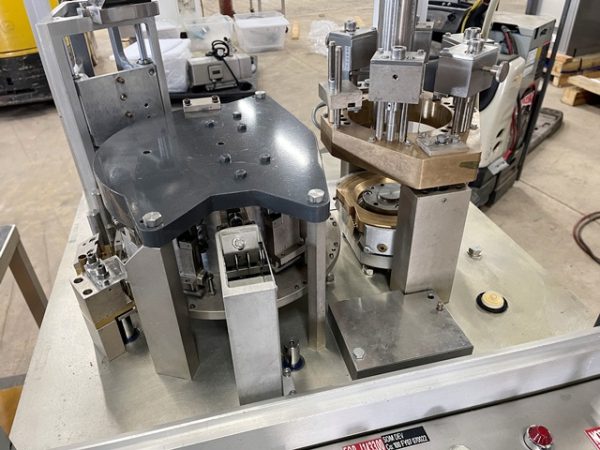BOSCH CAPSULE FILLER MODEL 330 W/VACUUM PUMP & SIZE 00 & 0 CAPSULE CHANGE PARTS - Image 2